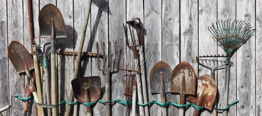 How to Remove Rust from Shovels