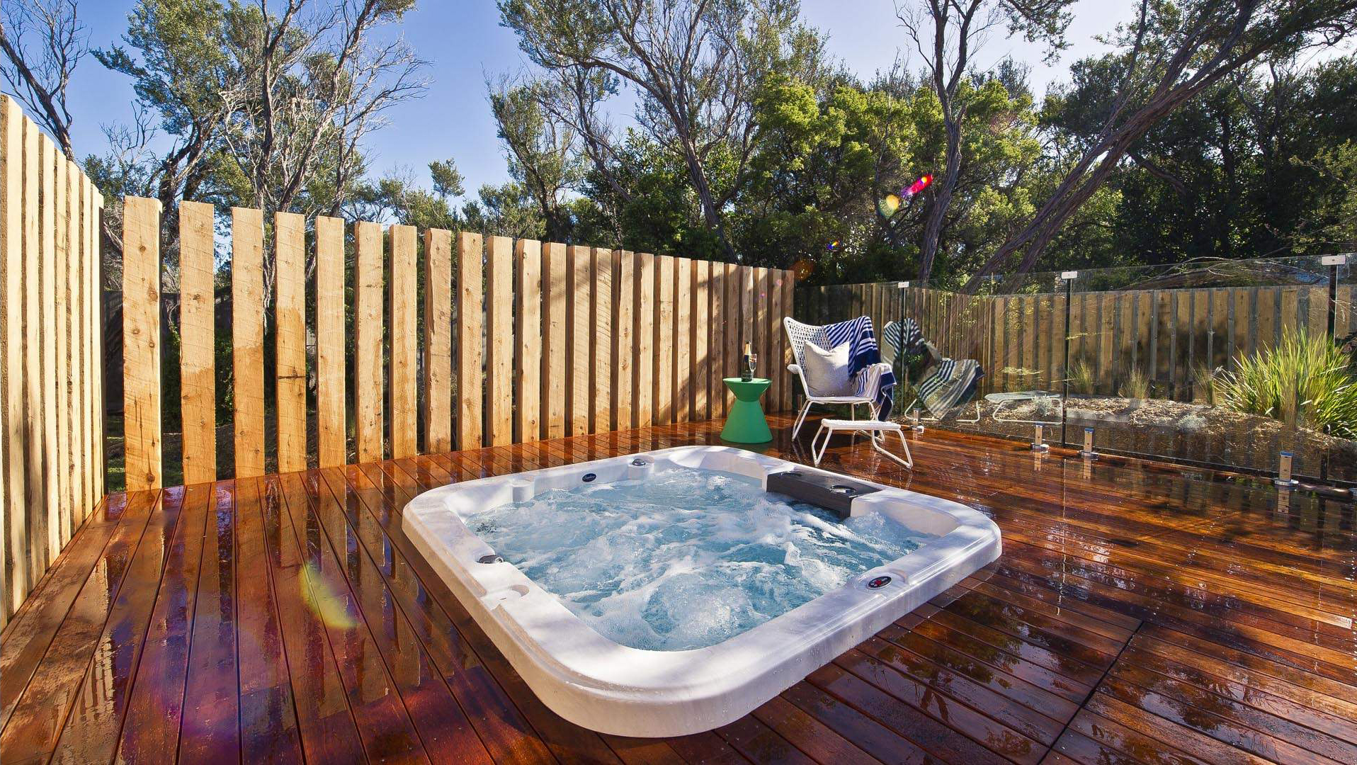 Backyard hot tub privacy ideas with fences