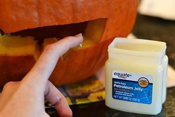Properly moisturized your pumpkin